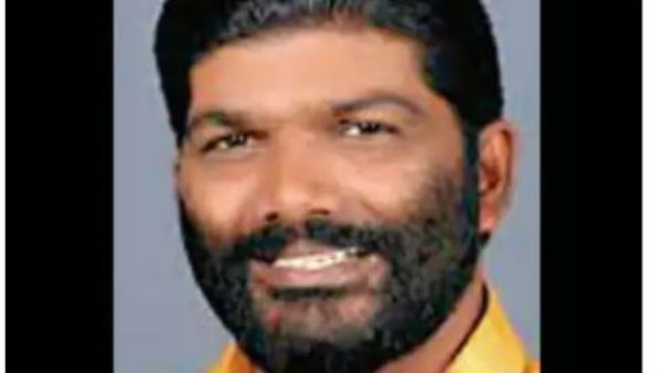 സദാചാര ആക്രമണം; തിരുവനന്തപുരം പ്രസ്‌ക്ലബ്ബ് സെക്രട്ടറി രാധാകൃഷ്ണന്‍ അറസ്റ്റില്‍