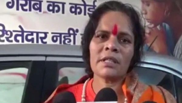 'ജവഹർലാൽ നെഹ്റു ഏറ്റവും വലിയ ലൈംഗീക പീഡകൻ'; വിവാദ പരാമർശവുമായി സാധ്വി പ്രാചി