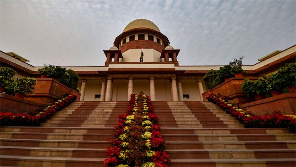 ആദ്യം കലാപം നിര്‍ത്തൂ; ക്യാമ്പസിലെ പോലീസ് അതിക്രമത്തില്‍ നാളെ വാദം കേള്‍ക്കുമെന്ന് സുപ്രീംകോടതി