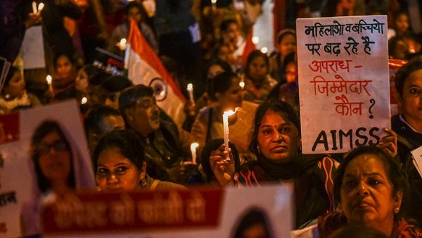 ഉന്നാവ് കേസ്; ദില്ലിയിൽ നടന്ന പ്രതിഷേധ റാലിക്കിടെ സംഘർഷം, പോലീസ് ജലപീരങ്കി പ്രയോഗിച്ചു