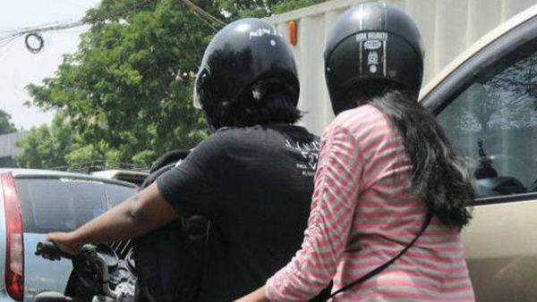 ഇന്നു മുതല്‍ പിന്‍സീറ്റിലും ഹെല്‍മറ്റ് നിര്‍ബന്ധം; ഇല്ലെങ്കില്‍ ഉടമയില്‍ നിന്ന് ഈടാക്കുക ഇരട്ടിപ്പിഴ
