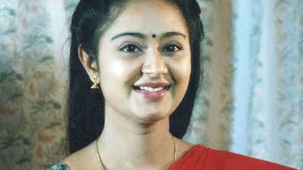 പ്രമുഖ നടി ചാർമിള ആശുപത്രിയിൽ, സഹായിക്കാൻ ആരുമില്ലാതെ നടി ദുരിതത്തിലെന്ന് റിപ്പോർട്ടുകൾ