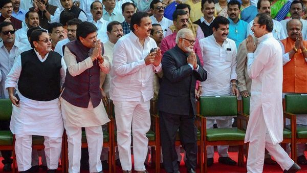 മഹാരാഷ്ട്ര കോൺഗ്രസിൽ അതൃപ്തി പുകയുന്നു, മുതിർന്ന നേതാക്കൾ തമ്മിൽ പിടിവലി, വകുപ്പ് വിഭജനം നീളുന്നു