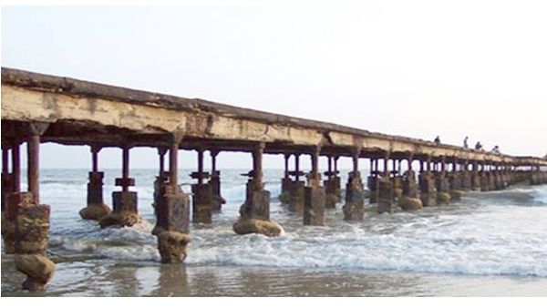 അപകടാവസ്ഥയിലായ തലശേരി കടൽപ്പാലം നവീകരിക്കാൻ പൈതൃകം ടൂറിസം പദ്ധതിയുടെ ഭാഗമായി ഫണ്ട് അനുവദിക്കും