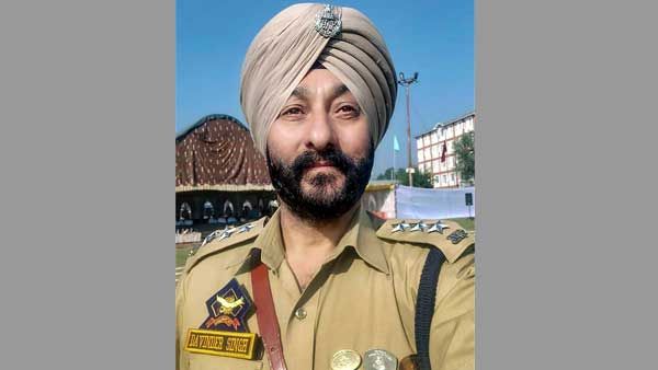 ദവീന്ദർ സിംഗ് ഭീകരരിൽ നിന്ന് കൈപ്പറ്റിയത് ലക്ഷങ്ങൾ, രാഷ്ട്രപതിയുടെ പോലീസ് മെഡൽ തിരിച്ചെടുക്കും!