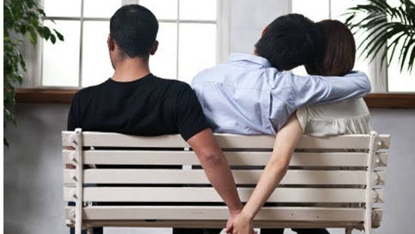 ജനുവരിയിൽ വിവാഹേതര ബന്ധങ്ങൾ കൂടുന്നുവെന്ന് ഡേറ്റിംഗ് ആപ്പ്, മുന്നിൽ ബെംഗളൂരു, കൊച്ചിയും പട്ടികയിൽ