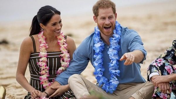 ബ്രിട്ടീഷ് രാജകുടുംബത്തെ ഞെട്ടിച്ച് ഹാരി രാജകുമാരനും മേഗനും, രാജകീയ പദവികൾ വേണ്ട