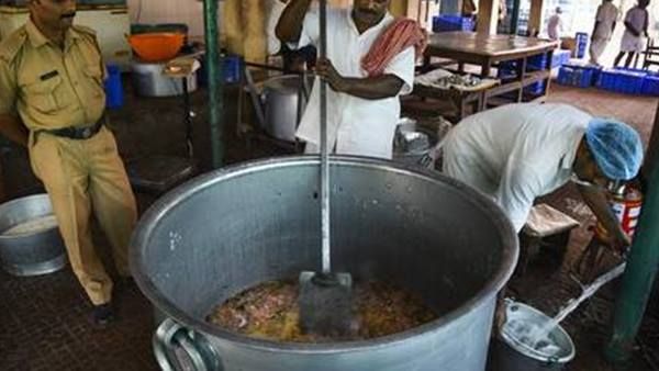 ജയിൽ വിഭവങ്ങൾക്ക് ഇനി എരിവേറും: പുതുവർഷത്തിൽ ഇഡ്ഡലി മുതൽ ബിരിയാണിക്ക് വരെ കുത്തനെ വില കൂട്ടി