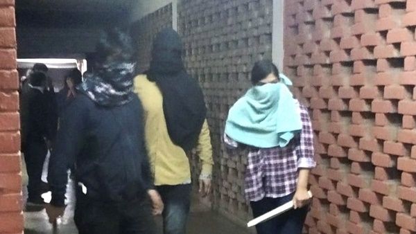 ജെഎന്‍യു അതിക്രമം; സംഘടിത ആക്രമണത്തിനും കലാപ ശ്രമത്തിനും കേസെടുത്ത് പോലീസ്