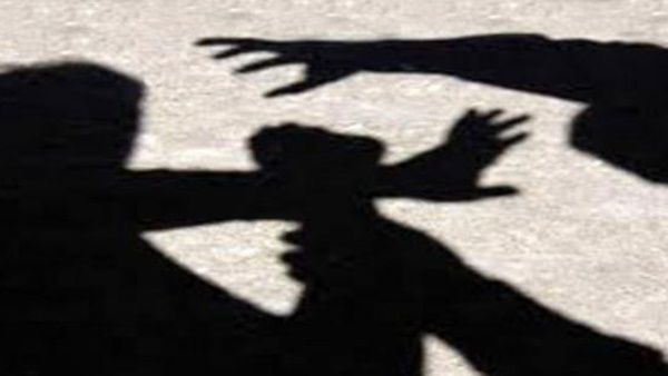 സദാചാര പോലീസ് ചമഞ്ഞ് ഭീഷണി; മലപ്പുറത്ത് സുഹൃത്തുക്കളായ ഡോക്ടർമാരിൽ നിന്നും പണം തട്ടി