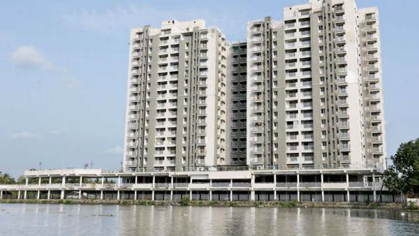 മരട് ഫ്ലാറ്റ്: സമയക്രമം മാറ്റുന്നത് അംഗീകരിക്കാനാവില്ലെന്ന് കമ്പനികൾ! യോഗത്തിൽ അന്തിമധാരണയായില്ല