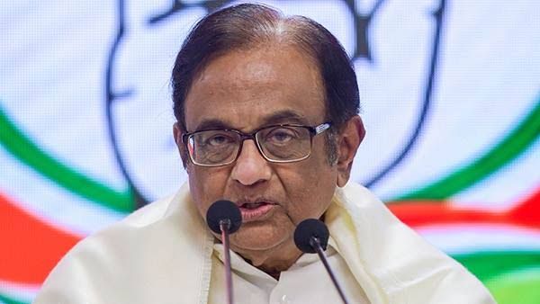 ചിദംബരം മമതയുടെ ഏജന്റ്: കൊല്‍ക്കത്തയില്‍ ഗോബാക്ക് വിളികളുമായി കോണ്‍ഗ്രസ് അനുകൂല അഭിഭാഷകർ