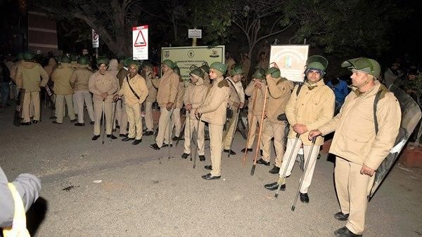 ജെഎൻയു ആക്രമണത്തിന് വിസി കൂട്ടുനിന്നു? വിസിക്ക് വീഴ്ച പറ്റിയെന്ന് പോലീസ് റിപ്പോർട്ട്!