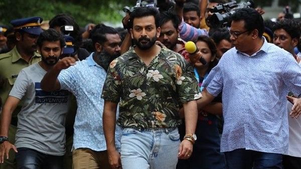 ഡ്രൈവിങ് ലൈസന്‍സിലെ വിവാദ രംഗം; പൃഥിരാജ് പരസ്യമായി മാപ്പ് പറഞ്ഞു, എനിക്ക് അറിവില്ലായിരുന്നു