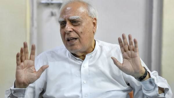 സിഎഎ നടപ്പിലാക്കുന്നത് ഒരു സംസ്ഥാനത്തിനും നിരസിക്കാൻ കഴിയില്ലെന്ന് കപിൽ സിബൽ, ഭരണഘടനാവിരുദ്ധമെന്ന്