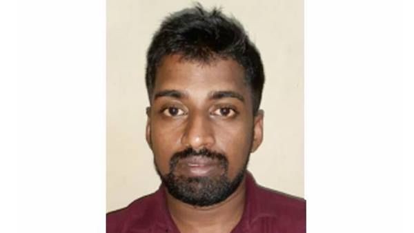 കണ്ണൂർ വിമാനത്താവളത്തിൽ ജോലി ശരിയാക്കാമെന്ന് വാഗ്ധാനം നൽകി അരലക്ഷം തട്ടി