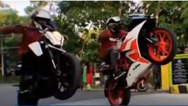 ടിക്ടോക്കിലിടാൻ അഭ്യാസപ്രകടനം; നാട്ടുകാർ പറഞ്ഞത് കേട്ടില്ല, 15കാരനടക്കം രണ്ട് പേർ ആശുപത്രിയിൽ!