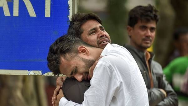 ദില്ലി അക്രമം: കൊല്ലപ്പെട്ടവരുടെ കുടുംബത്തിന് 10 ലക്ഷം നല്‍കുമെന്ന് അരവിന്ദ് കെജ്രിവാള്‍