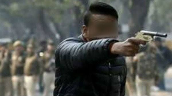 ജാമിയ വെടിവെയ്പ്പ്; പ്രതി തോക്ക് വാങ്ങിയത് വസ്ത്രം വാങ്ങാന്‍ നല്‍കിയ 10,000 രൂപയ്ക്ക്