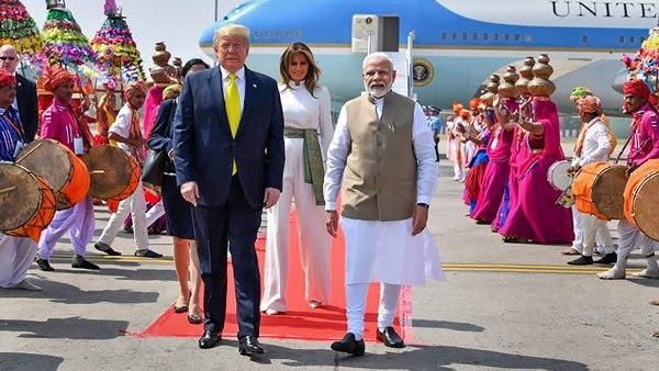 കെജ്‌രിവാളിന്റെ ഹാപ്പിനെസ് ക്ലാസിനെ പുകഴ്ത്തി മെലാനിയ, പറഞ്ഞത് ഇങ്ങനെ, മോദിയെ കുറിച്ച് മിണ്ടിയില്ല!!