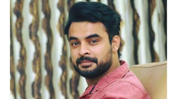 വിദ്യാർഥിയെ നിർബന്ധിച്ച് കൂവിപ്പിച്ച സംഭവം: ടൊവിനോയ്ക്കെതിരെ നടപടി ആവശ്യപ്പെട്ട് കെഎസ് യു