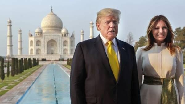 താജ്മഹല്‍ സന്ദര്‍ശനത്തിനിടെ മെലാനിയ ചോദിച്ചത് ഒറ്റക്കാര്യമെന്ന് ഗൈഡ്: താജ്മഹലിനെ പുകഴ്ത്തി ട്രംപ്