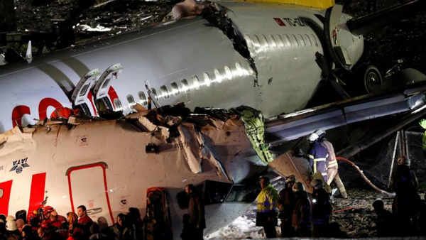 തുര്‍ക്കിയില്‍ വിമാനം റണ്‍വേയില്‍ നിന്നും തെന്നി മാറി 3 മരണം; 179 പേര്‍ക്ക് പരിക്ക്