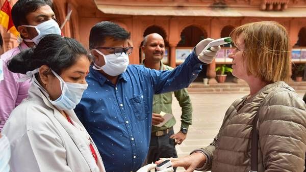 കൊറോണ വൈറസ്: ജമ്മു കശ്മീരില്‍ നിരോധനാജ്ഞ, വിദ്യാഭ്യാസ സ്ഥാപനങ്ങള്‍ അടച്ചിടാന്‍ ഉത്തരവ്