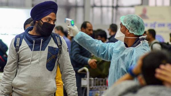 കൊറോണ ഭീതി: ക്രൂയിസ് കപ്പലിന് ചുവപ്പുകാര്‍ഡ് കാണിച്ച് മലേഷ്യയും തായ് ലന്‍ഡും, 64 പേര്‍ ഇന്ത്യക്കാര്‍