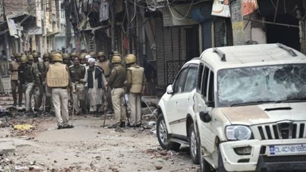 ദില്ലി കലാപം: പരിക്കേറ്റവരെ നിർബന്ധിച്ച് ദേശീയ ഗാനം പാടിപ്പിച്ച പോലീസുകാരെ ഇനിയും കണ്ടെത്തിയില്ല