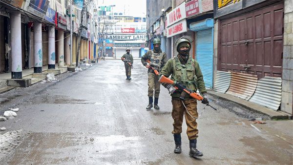 ലോക്ക്ഡൗണ്‍ പാലിക്കാതിരുന്നാല്‍ ഷൂട്ട് അറ്റ് സൈറ്റ് നടപ്പിലാക്കും, മുന്നറിയിപ്പുമായി തെലങ്കാന