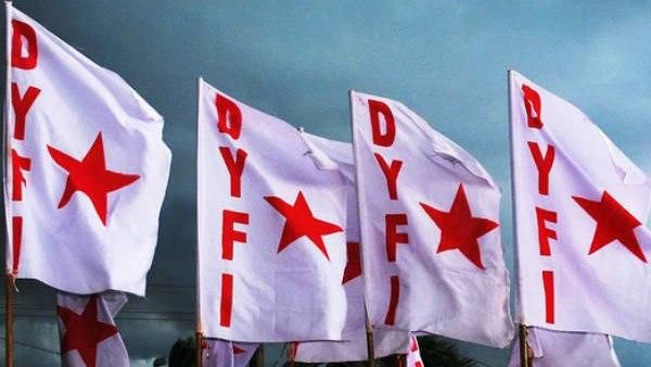 ഇന്ധന വില വര്‍ധനവിനെതിരെ ആള്‍ക്കൂട്ടമില്ലാതെ ആയിരങ്ങളുടെ പ്രതിഷേധവുമായി ഡിവൈഎഫ്ഐ