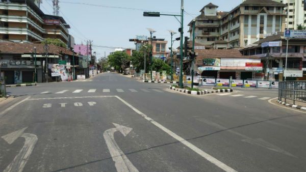 ജനതാ കര്‍ഫ്യൂവിന് കട്ട സപ്പോര്‍ട്ടുമായി കേരളം... ശുചീകരണത്തിലും മുന്‍പന്തിയില്‍, വിജനമായി നാട്!!