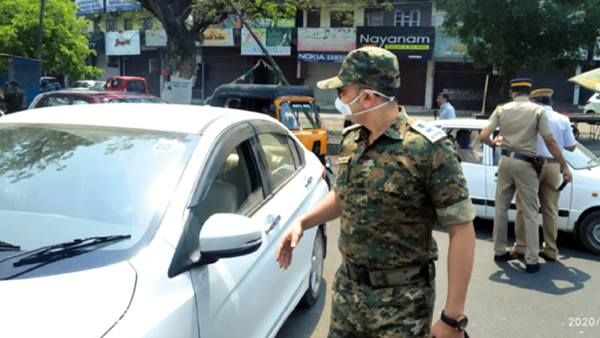 കണ്ണൂർ പോലീസ് വലയത്തിൽ:വിലക്ക് ലംഘിച്ചാൽ കർശന നടപടിയെന്ന് യതീഷ് ചന്ദ്ര!!