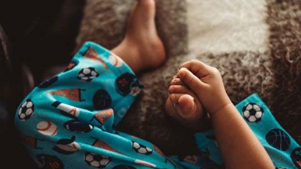 കാൽവിരലിൽ പുകച്ചിലും നിറം മാറ്റവും: ത്വക്ക് രോഗ വിദഗ്ധരുടെ മുന്നറിയിപ്പ്, ഇറ്റലിയിലും യുഎസിലും..