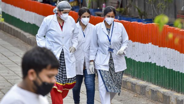 ആശങ്ക ഒഴിയുന്നില്ല; സ്ഥിതി ഗുരുതരം, മഹാരാഷ്ട്രയില്‍ 20ഓളം നാവികസേന ഉദ്യോഗസ്ഥര്‍ക്ക് കൊറോണ