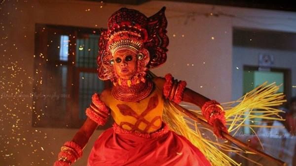 തോറ്റങ്ങളും ചുവടുകളുമില്ല: വടക്കൻ മലബാറിൽ പട്ടിണിയുടെ നെരിപ്പോടിൽ തെയ്യം കലാകാരൻമാർ