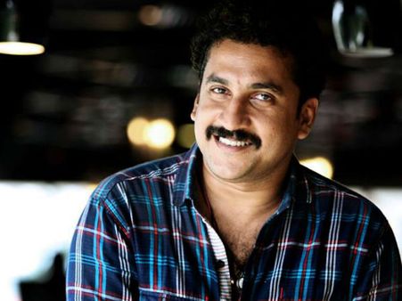 ഫെഫ്കയുടെ 'കരുതൽ നിധി '; സഹായുവമായി നടൻ സന്തോഷ് കീഴാറ്റൂരും!! നന്ദി അറിയിച്ച് ഫെഫ്ക