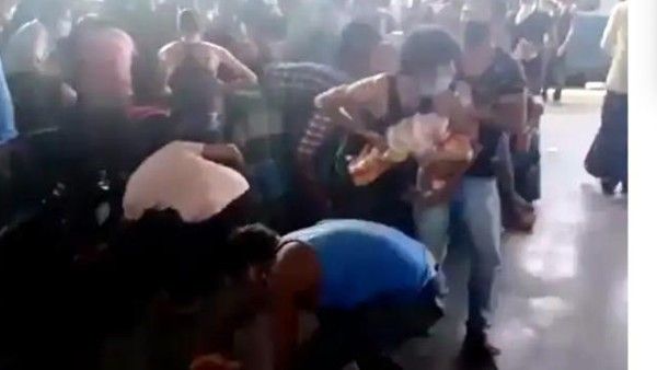 ചത്ത നായയെ തിന്നു, റെയില്‍വെ സ്റ്റേഷനില്‍ ഭക്ഷണത്തിന് കൂട്ടത്തല്ല്... ദുരന്ത ചിത്രങ്ങള്‍ വരുന്നു