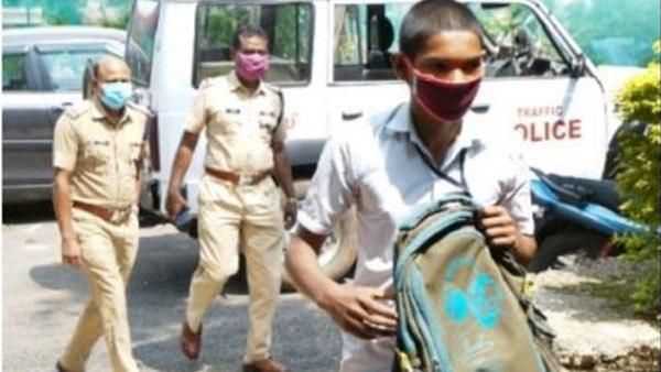 ഉച്ചയ്ക്കാണെന്ന് തെറ്റിദ്ധരിച്ചു,എഴുതാനാവില്ലെന്ന് കരുതിയ പരീക്ഷയ്ക്ക് അതുൽ എത്തിയത് പൊലീസ് ജീപ്പിൽ