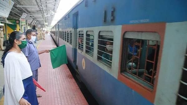 കോട്ടയത്ത് നിന്ന് ലഖ്നൊവിലേക്ക് ട്രെയിൻ പുറപ്പെട്ടു: മടങ്ങിയത് നാല് ജില്ലകളിൽ നിന്നുള്ളവർ