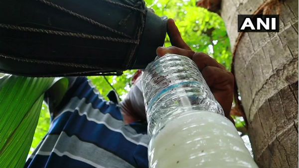 ഈ പഞ്ചായത്ത് പ്രസിഡന്റ് വേറെ ലെവലാണ്... രാവിലെ മുതല്‍ കള്ളുഷാപ്പില്‍, കാരണം!!