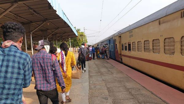 പത്ത് ദിവസത്തിനുള്ളിൽ 2600 ശ്രമിക് ട്രെയിനുകൾ സർവീസ് നടത്തും: തിരിച്ചെത്തിക്കുക 36 ലക്ഷം പേരെ