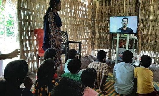 ഉറിയംപെട്ടി ഊരുവിദ്യാലയത്തിലെ ക്ലാസുകള്‍ ഇനി മുടങ്ങില്ല, ഓണ്‍ലൈന്‍ പഠനം ആരംഭിച്ചു