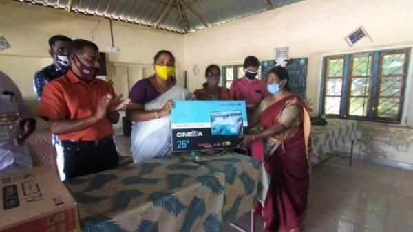 ഓണ്‍ലൈന്‍ പഠനം മുടങ്ങില്ല; വിദ്യാര്‍ത്ഥികള്‍ക്ക് 26 ടെലിവിഷനുകള്‍ ലഭ്യമാക്കി അദ്ധ്യാപിക