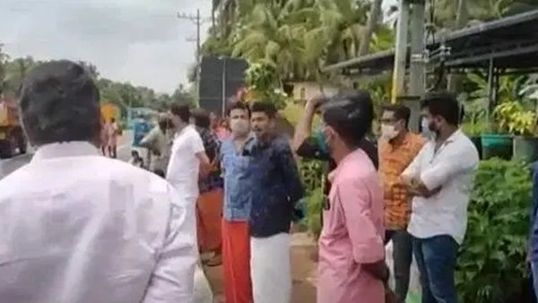 'സിപിഎം നേതാക്കളെ വീട്ടിൽ കയറി വെട്ടും; പ്രകോപനപരമായ മുദ്രാവാക്യങ്ങളുമായി ബിജെപി