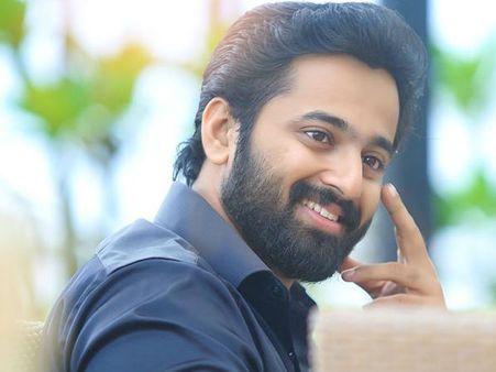 യുവതിയെ അപമാനിച്ച കേസ്: ഉണ്ണിമുകുന്ദന് വീണ്ടും തിരിച്ചടി, പുനപരിശോധനാ ഹർജി തള്ളി!!!