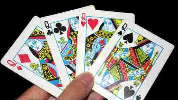 കോട്ടയത്ത് ക്ലബില്‍ വമ്പന്‍ ചീട്ടുകളി, നിയമാവലി ലംഘിച്ചെന്ന് സംശയം, ഇടപെട്ട് പോലീസ്, വിവരം തേടി!!