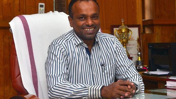 കൊല്ലം കളക്ടര്‍ കൊവിഡ് നിരീക്ഷണത്തില്‍, പ്രാഥമിക സമ്പർക്ക പട്ടികയിലുളളയാൾ ഓഫീസിലെത്തി