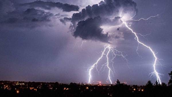 ഉത്തരേന്ത്യയിൽ വീണ്ടും ജീവനെടുത്ത് മിന്നൽ! ബീഹാറിലും ഉത്തര്‍ പ്രദേശിലും മിന്നലേറ്റ് കൂട്ടമരണം!